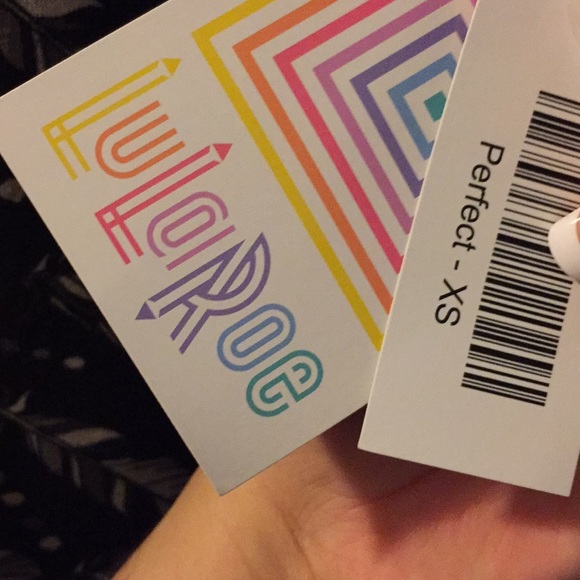 Lularoe XS Perfect T - Picture 3 of 4